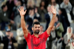 九游体育官方网站 德约科维奇遭遇十五连败，塞尔维亚队教练面临压力！